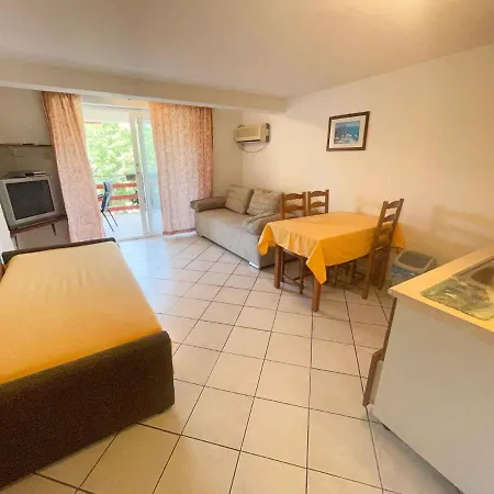 In 42066 Apartamento *
