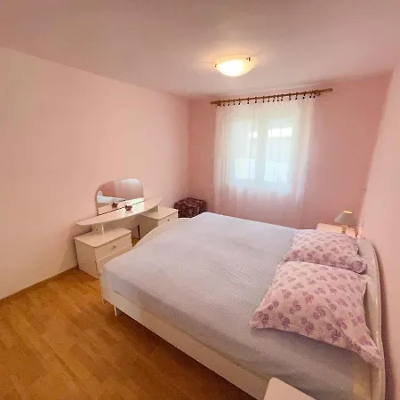 In 42066 Apartman *