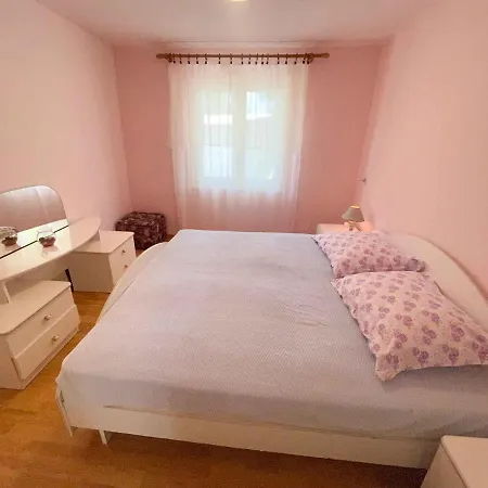 In 42066 Jadranovo