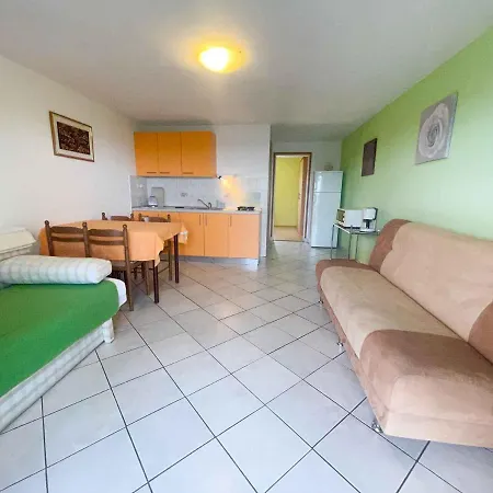 Apartman In 42066 *