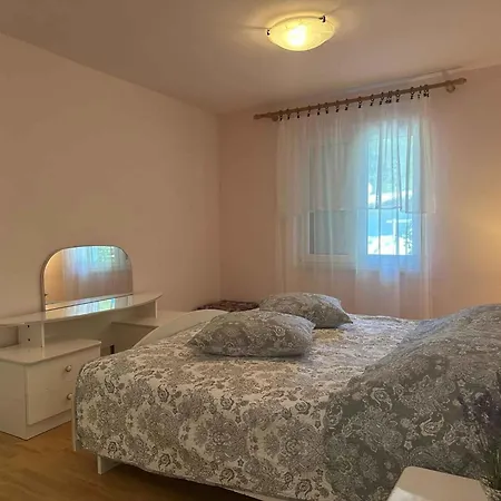 In 42066 Jadranovo